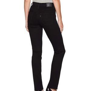 LEVI slimming straight jean